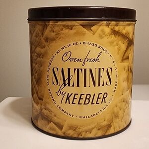 Vintage (40s/50s) "Saltines by Keebler" collectable tin